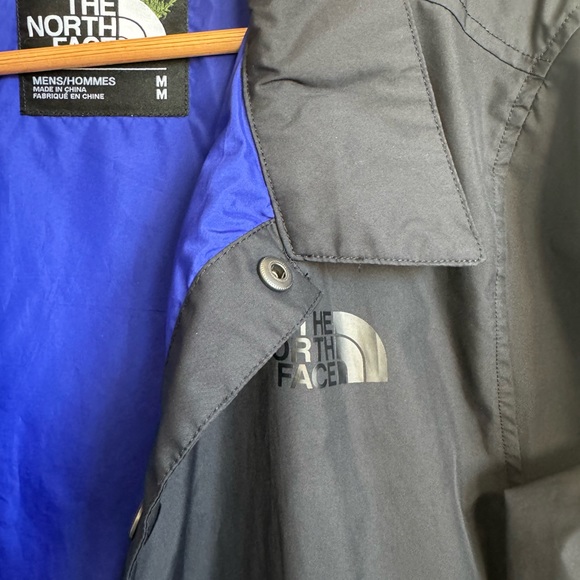 North face x Nordstrom collaboration coaches jacket - Picture 2 of 4